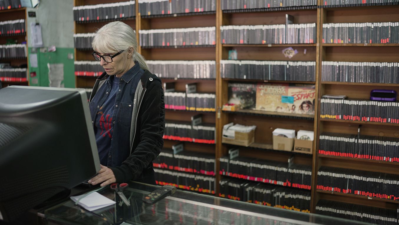 Así sobrevive "Video VHS", el último bastión de la época dorada de cine de alquiler