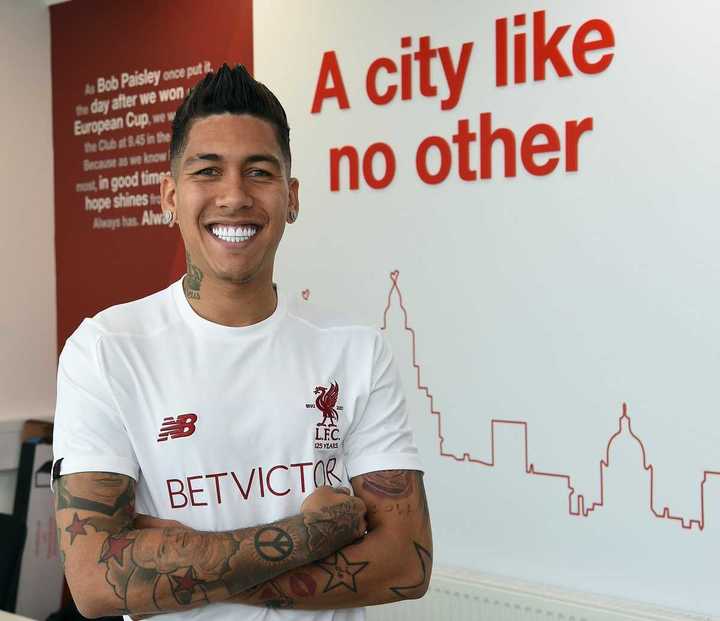 Liverpool amplió el contrato de Roberto Firmino