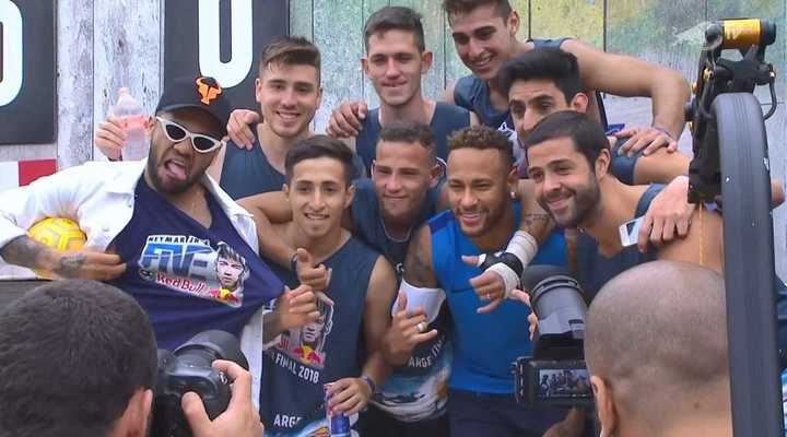 Neymar le desea