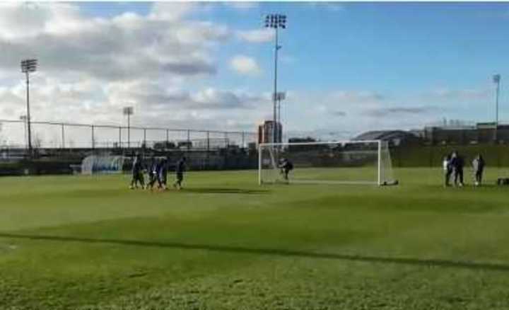Sin Messi, la Selección se entrenó por primera vez en Manchester Sin Messi, la Selección se entrenó por primera vez en Manchester