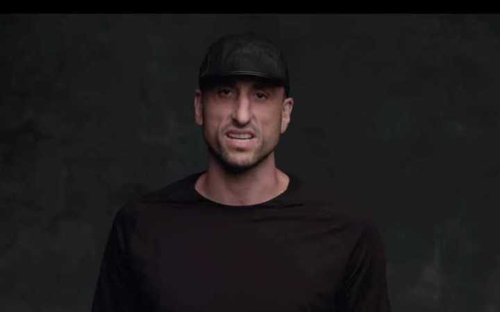 Manu Ginóbili se convierte en asesino para